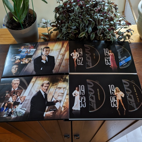 "Bond 50" boxset, "Skyfall" and "Spectre" – 24 James Bond movies - Picture 2 of 7